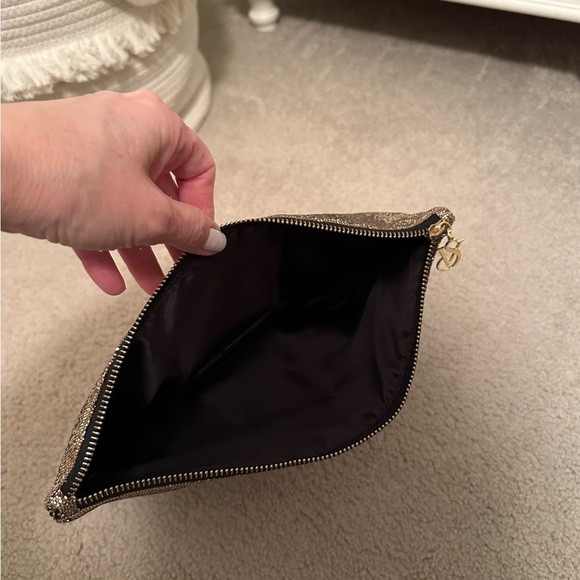 Victoria's Secret Fold Over Clutch NWOT - Picture 8 of 8